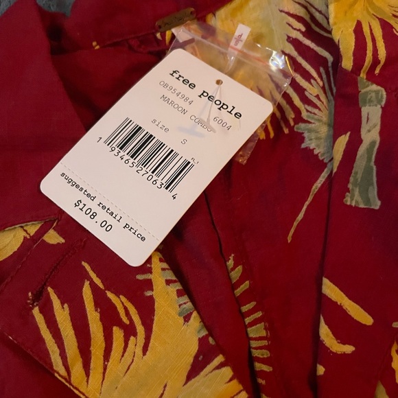 Free People Romper - button down collared shirt , short sleeves.  size S - Picture 3 of 6